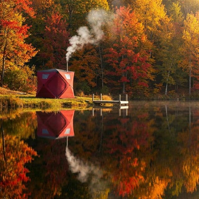 Outdoor sauna setting near water for lifestyle and long-session scenario context
